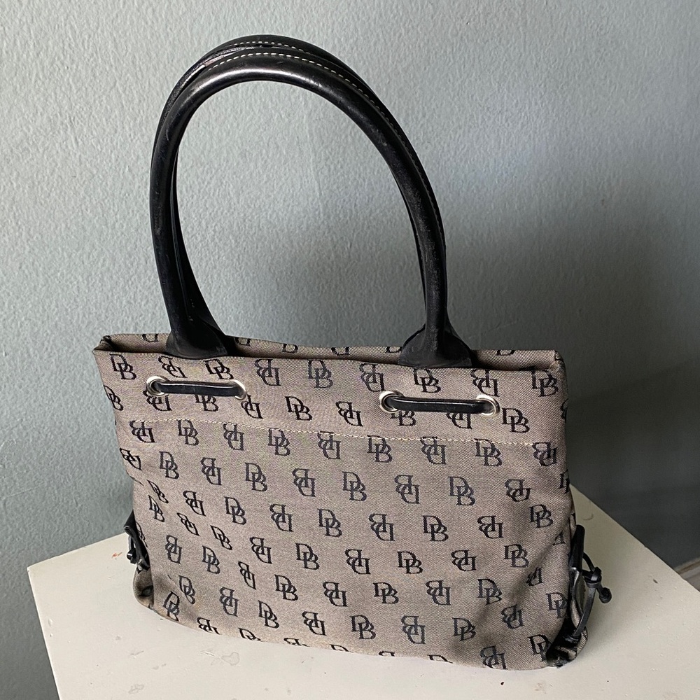 Dooney and Bourke Patterned Gray Handbag with Black Handles - Picture 10 of 11